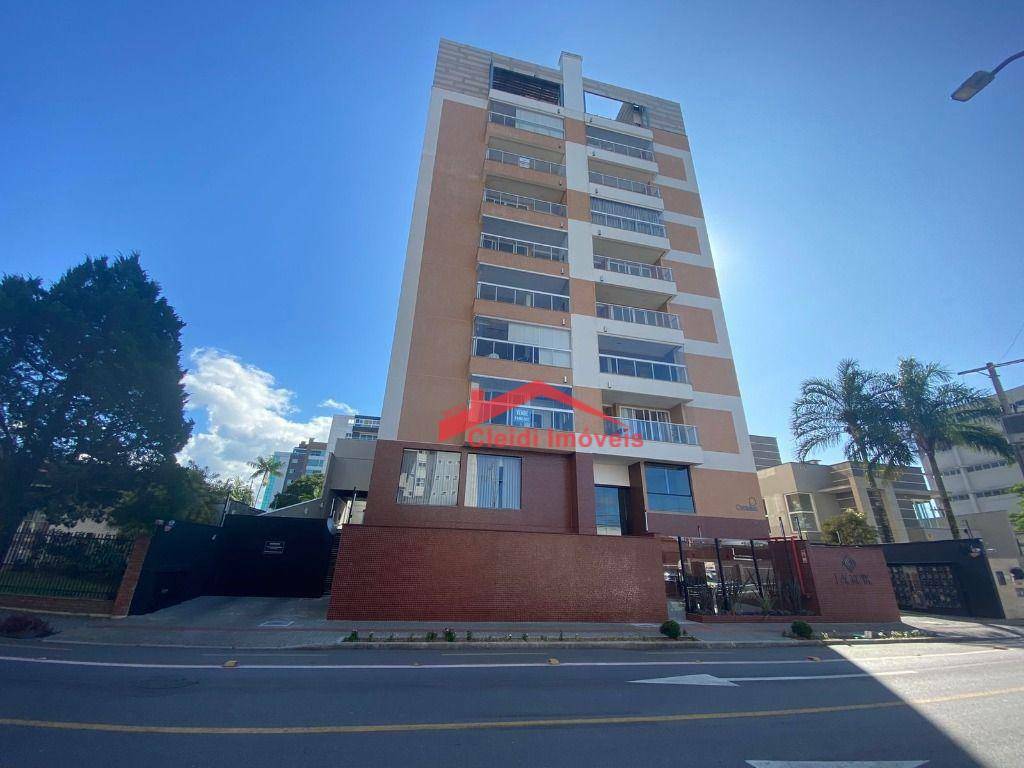 Apartamento à venda com 3 quartos, 135m² - Foto 2