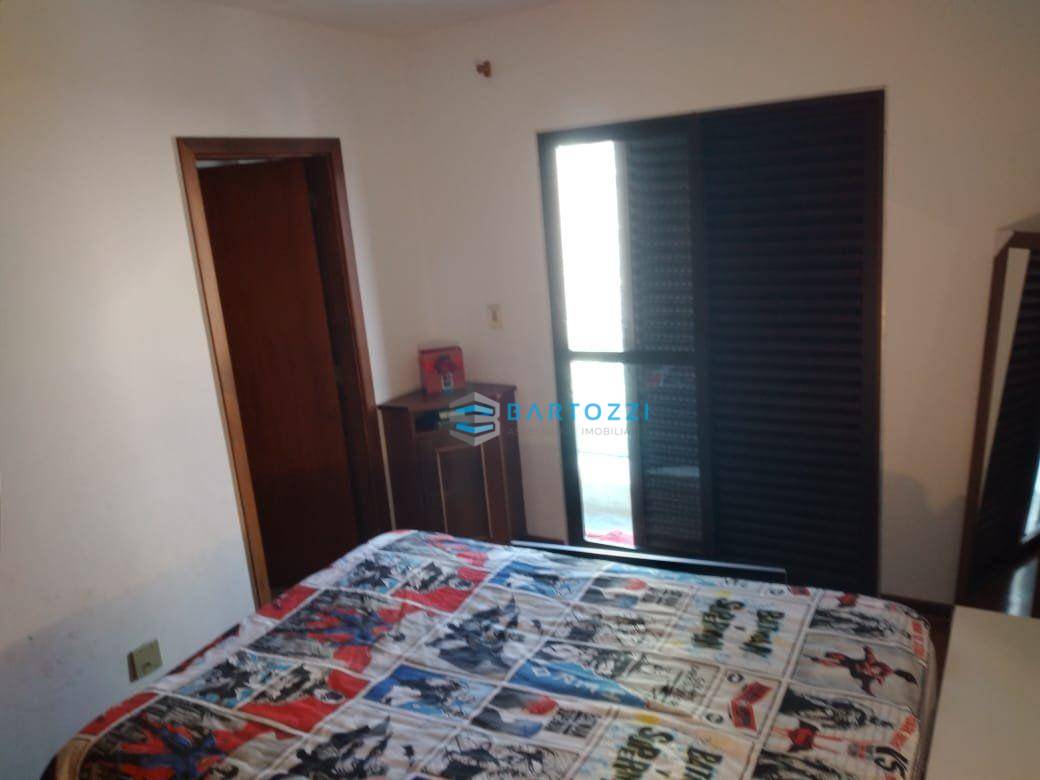 Apartamento à venda com 3 quartos, 117m² - Foto 13