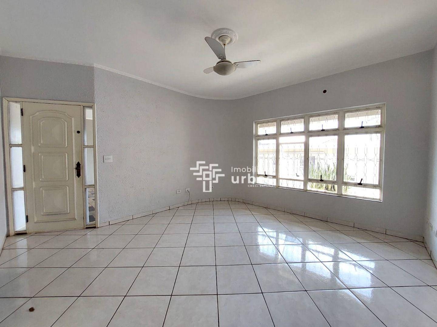 Casa para alugar com 3 quartos, 225m² - Foto 2