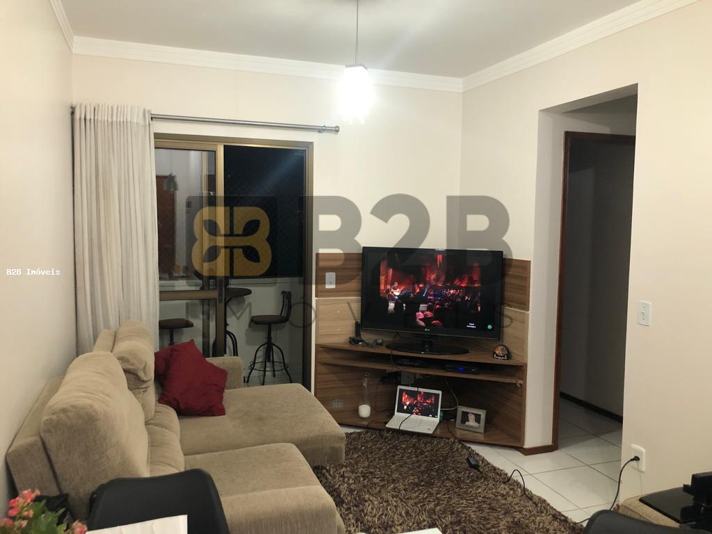 Apartamento à venda com 2 quartos, 65m² - Foto 1