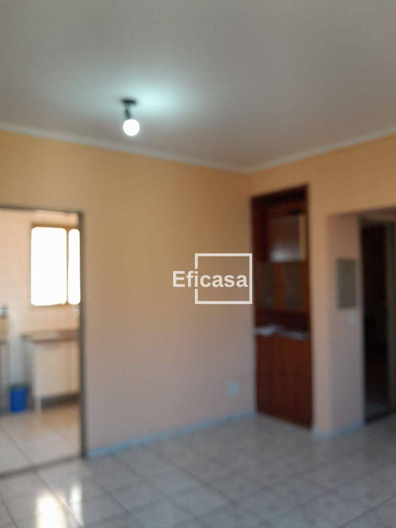 Apartamento à venda com 2 quartos, 70m² - Foto 2