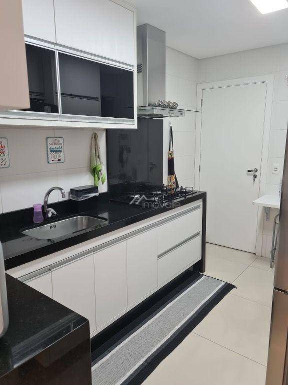 Apartamento à venda com 3 quartos, 120m² - Foto 4