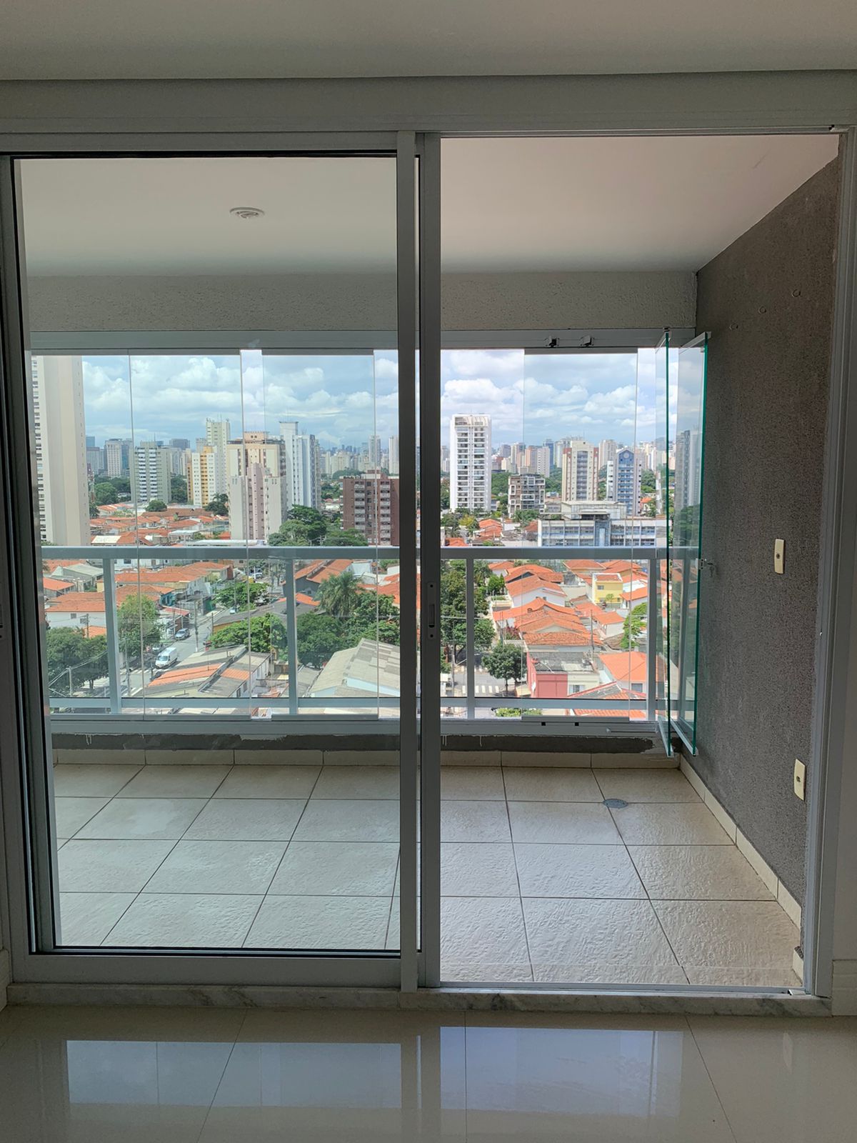 Apartamento à venda com 1 quarto, 45m² - Foto 1