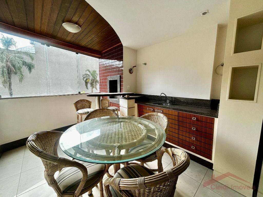 Apartamento para alugar com 2 quartos, 120m² - Foto 10