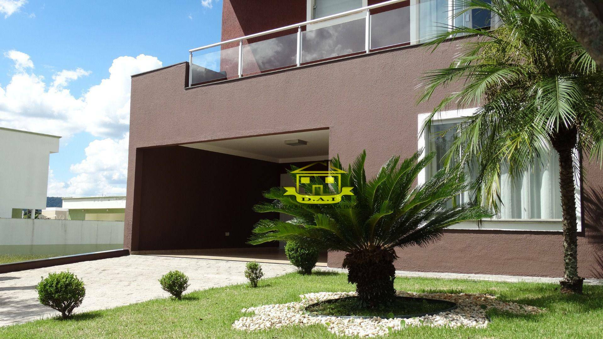 Casa à venda com 3 quartos, 260m² - Foto 2