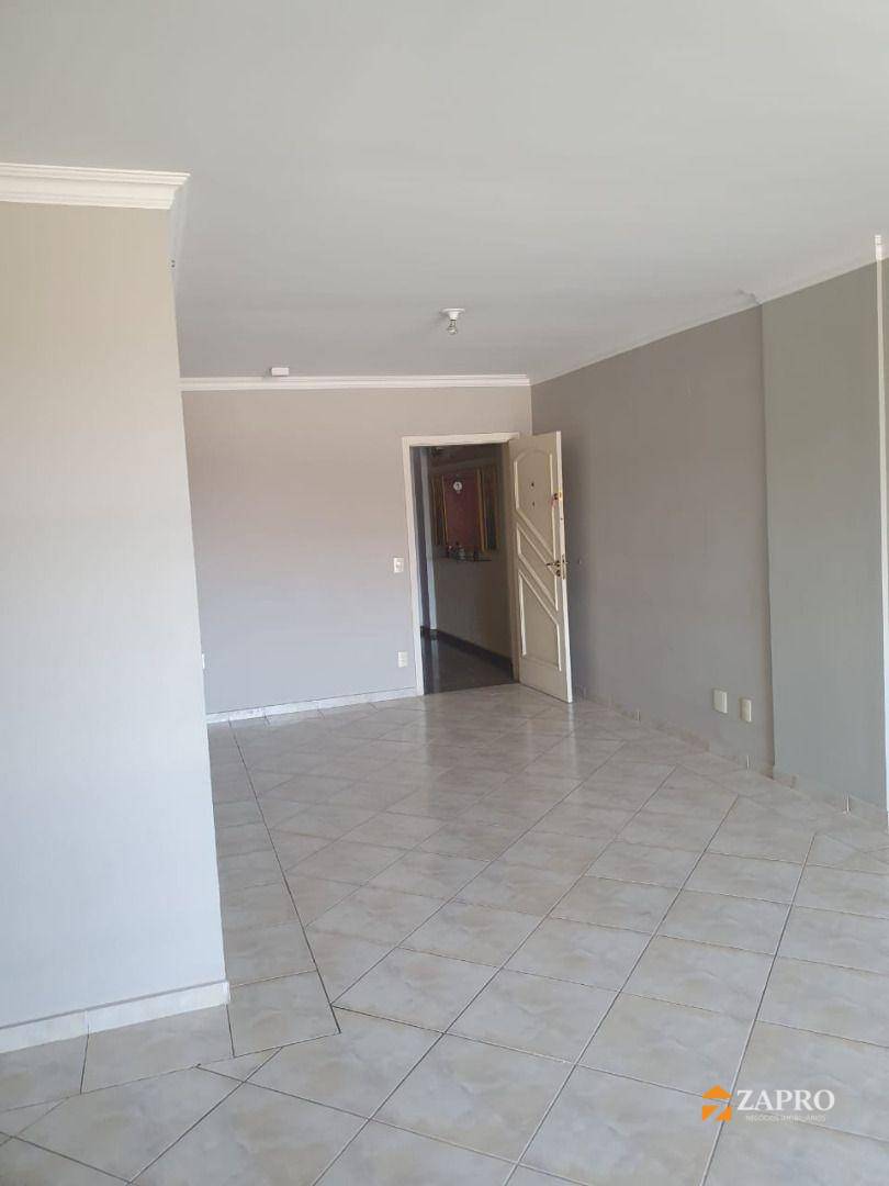 Apartamento, 3 quartos, 136 m² - Foto 2