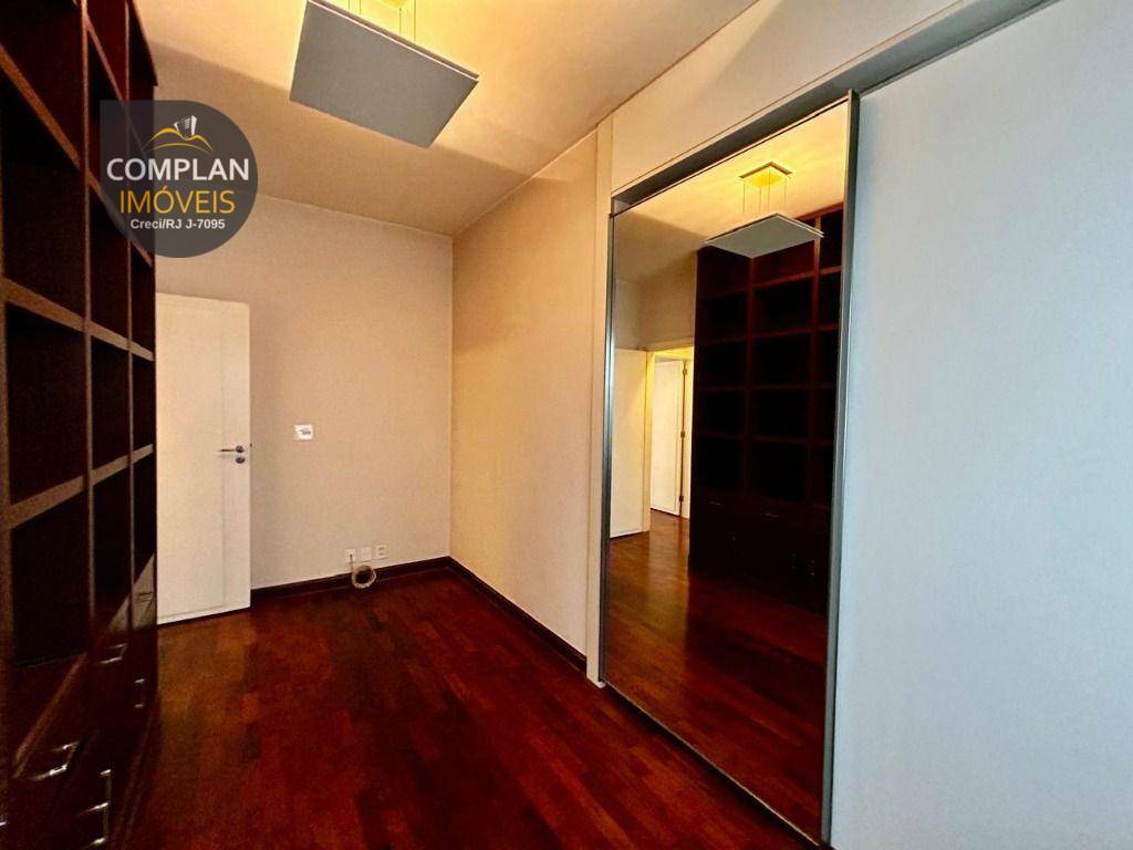 Apartamento à venda com 4 quartos, 232m² - Foto 18