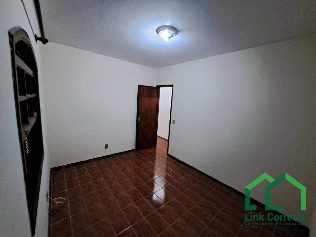 Chácara, 3 quartos, 1700 m² - Foto 2