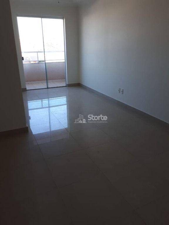 Apartamento à venda com 3 quartos, 79m² - Foto 3