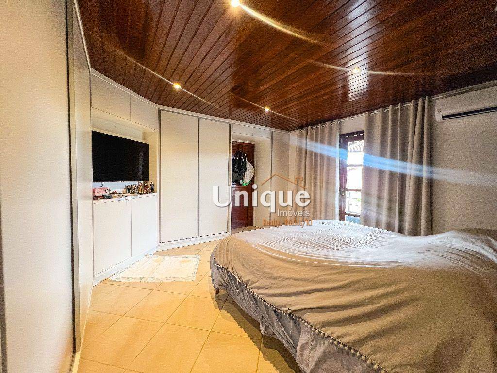 Casa à venda com 3 quartos, 320m² - Foto 20