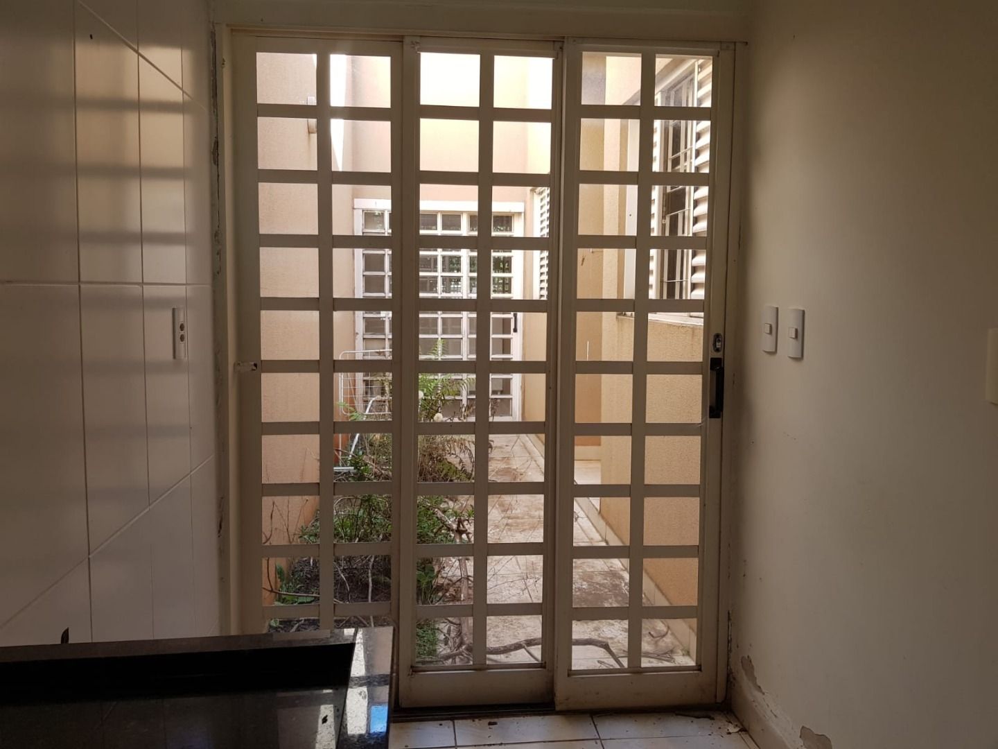 Casa à venda com 3 quartos, 75m² - Foto 4