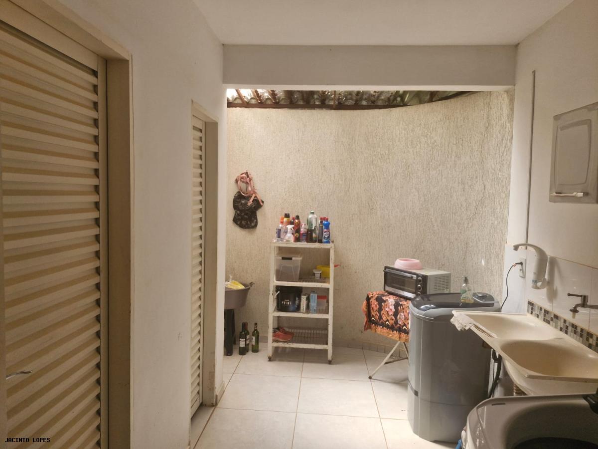 Casa de Condomínio à venda com 3 quartos, 250m² - Foto 25