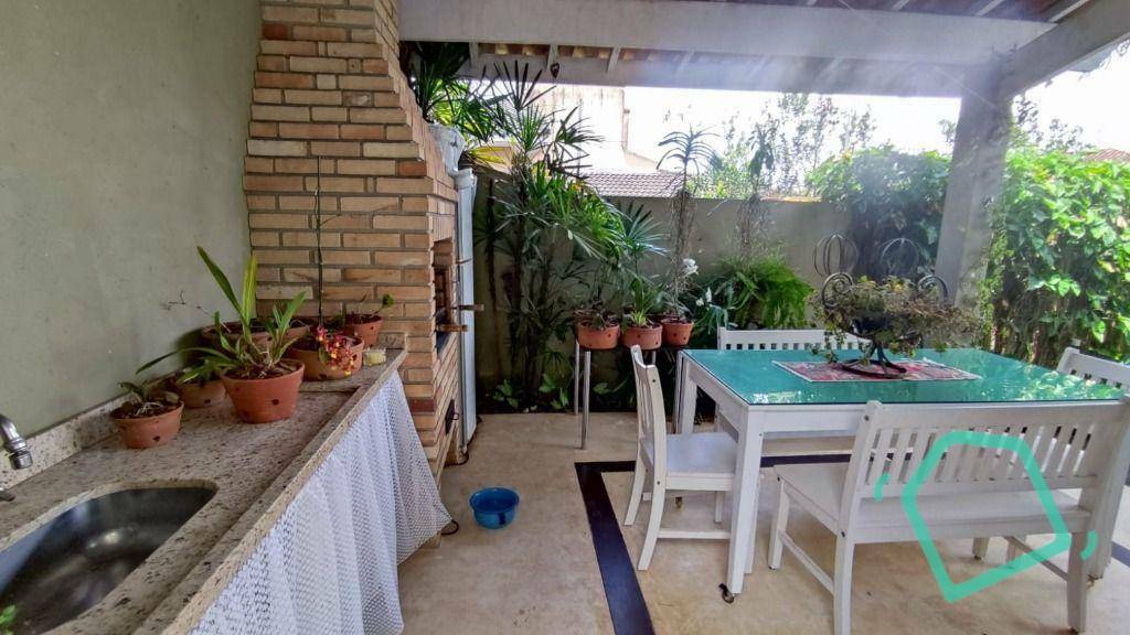 Casa de Condomínio à venda e aluguel com 4 quartos, 230m² - Foto 28