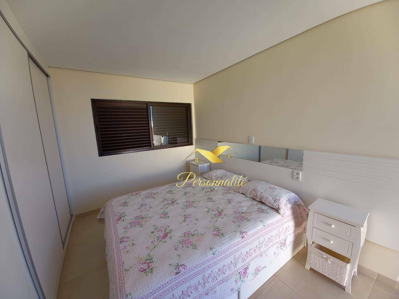 Casa à venda com 4 quartos, 300m² - Foto 12