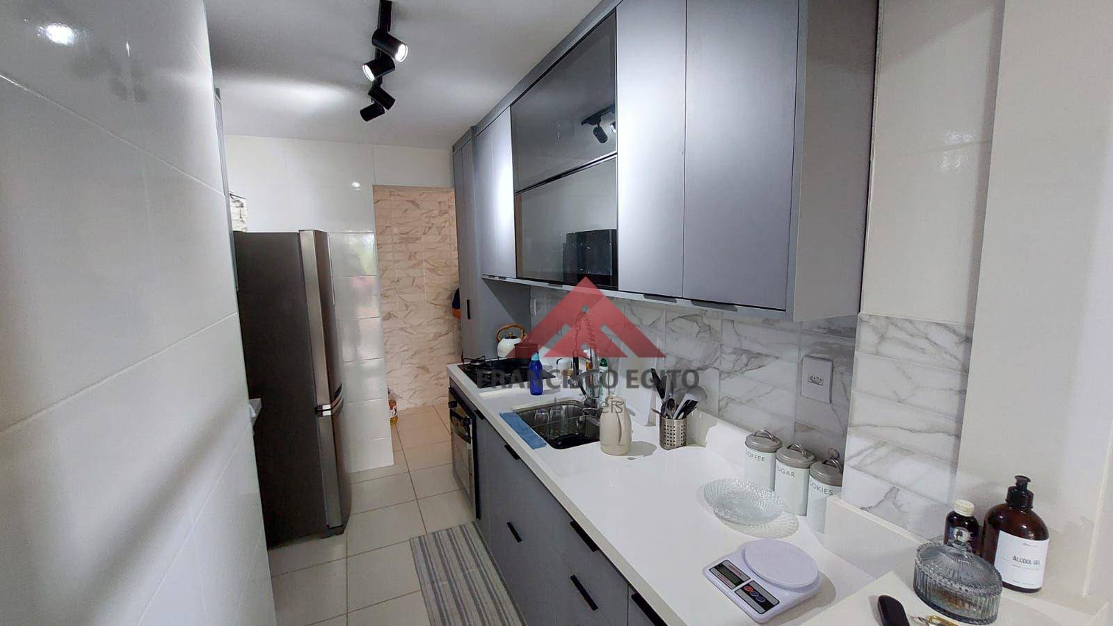 Apartamento à venda com 2 quartos, 67m² - Foto 4