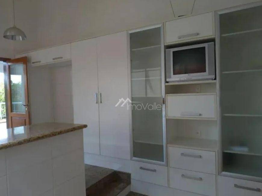 Casa de Condomínio para alugar com 4 quartos, 470m² - Foto 9