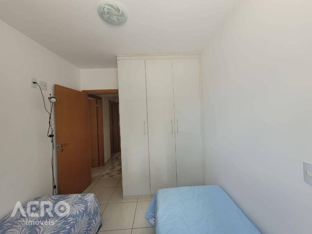 Apartamento à venda com 2 quartos, 70m² - Foto 33