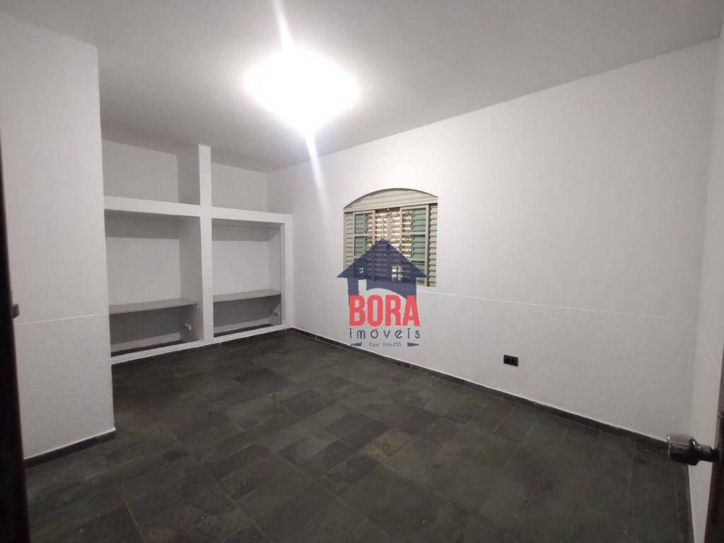 Casa para alugar com 3 quartos, 280m² - Foto 23