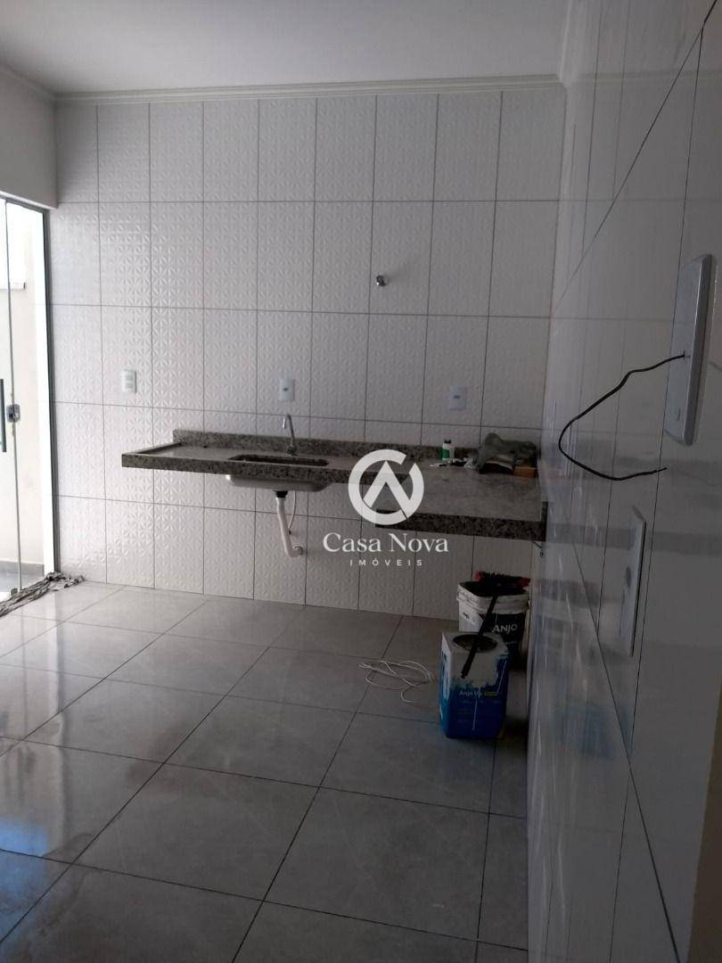 Casa à venda com 3 quartos, 75m² - Foto 9