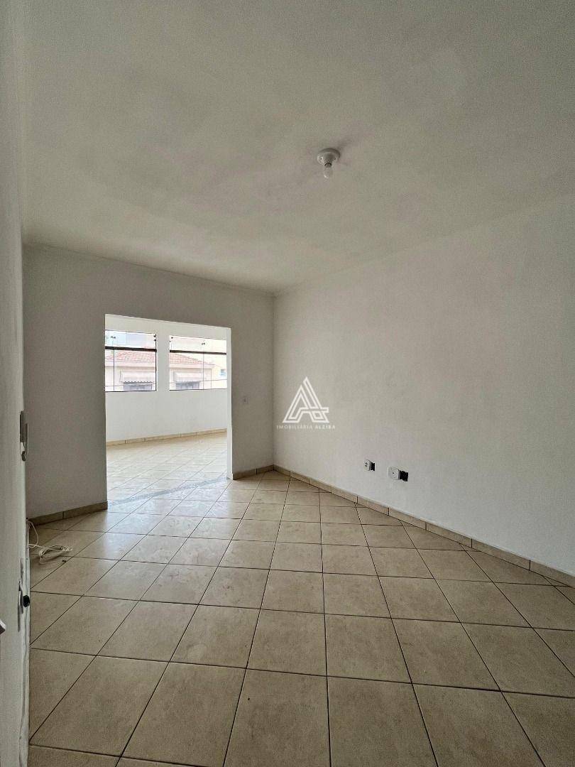 Casa para alugar com 6 quartos, 200m² - Foto 7