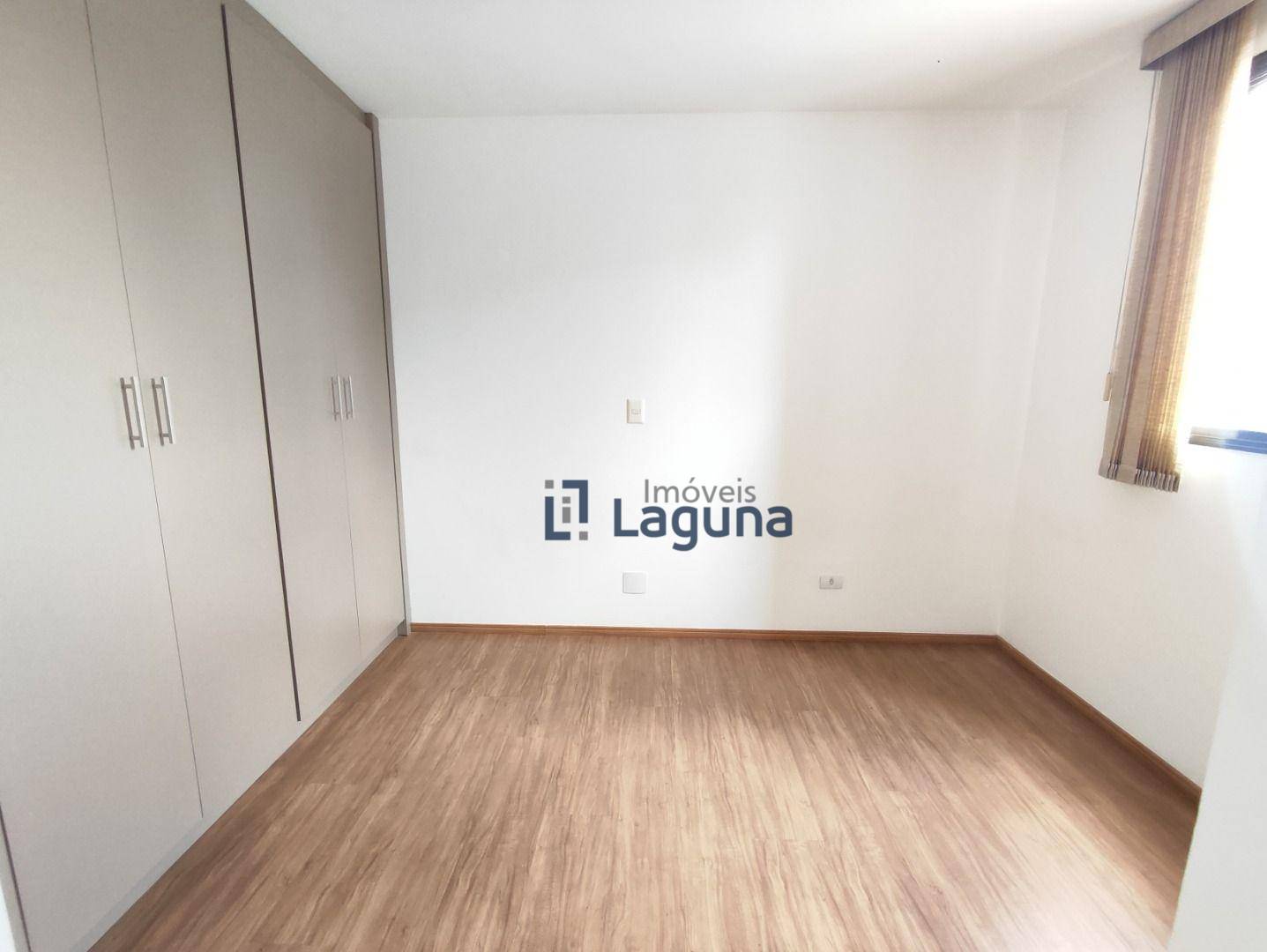 Apartamento para alugar com 3 quartos, 101m² - Foto 23