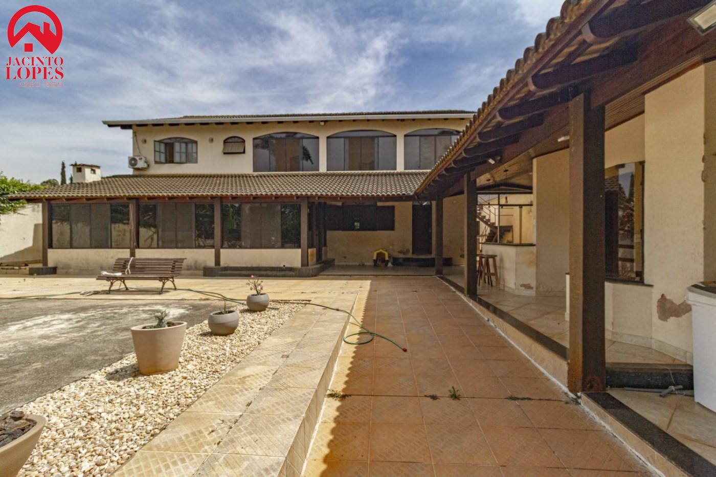 Casa à venda com 6 quartos, 450m² - Foto 2