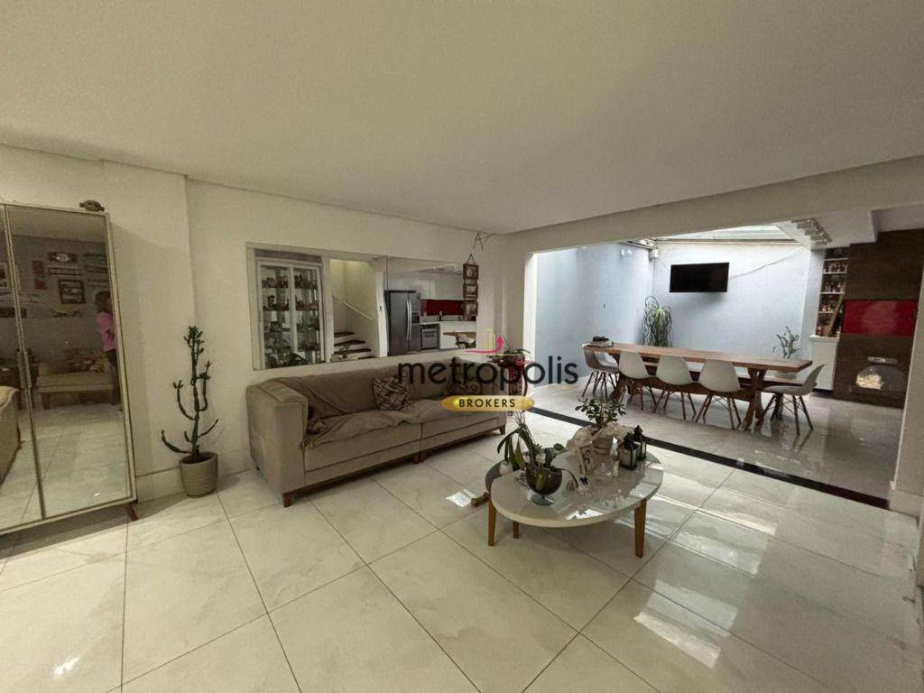 Sobrado, 3 quartos, 235 m² - Foto 2