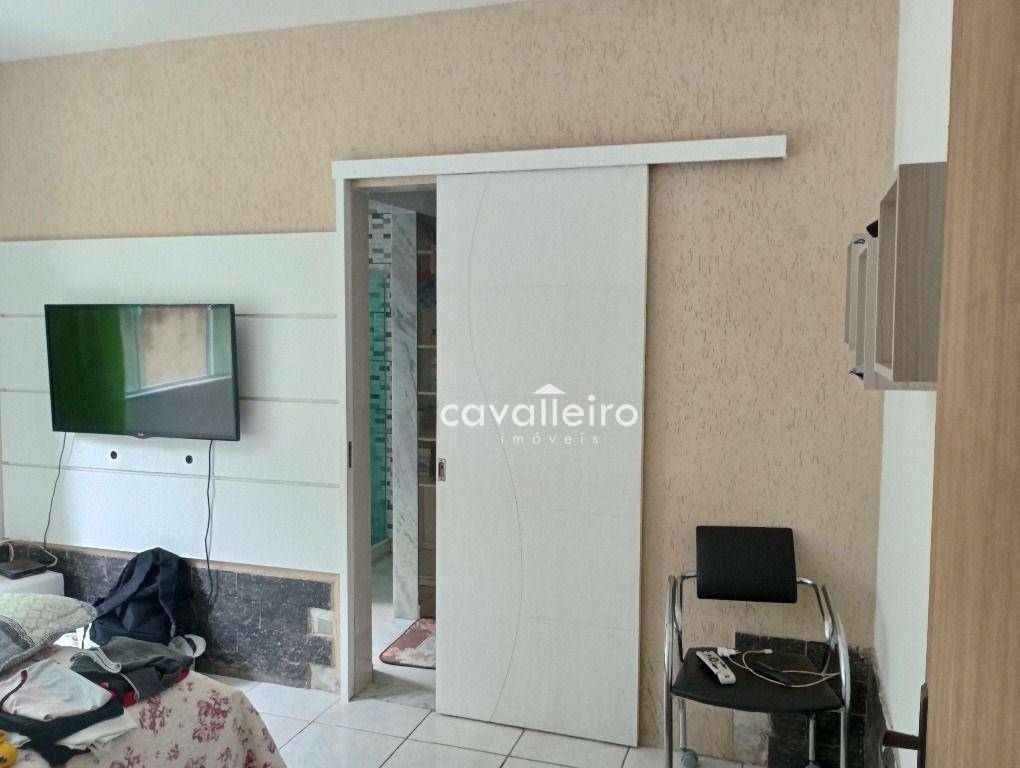 Casa à venda com 5 quartos, 220m² - Foto 35