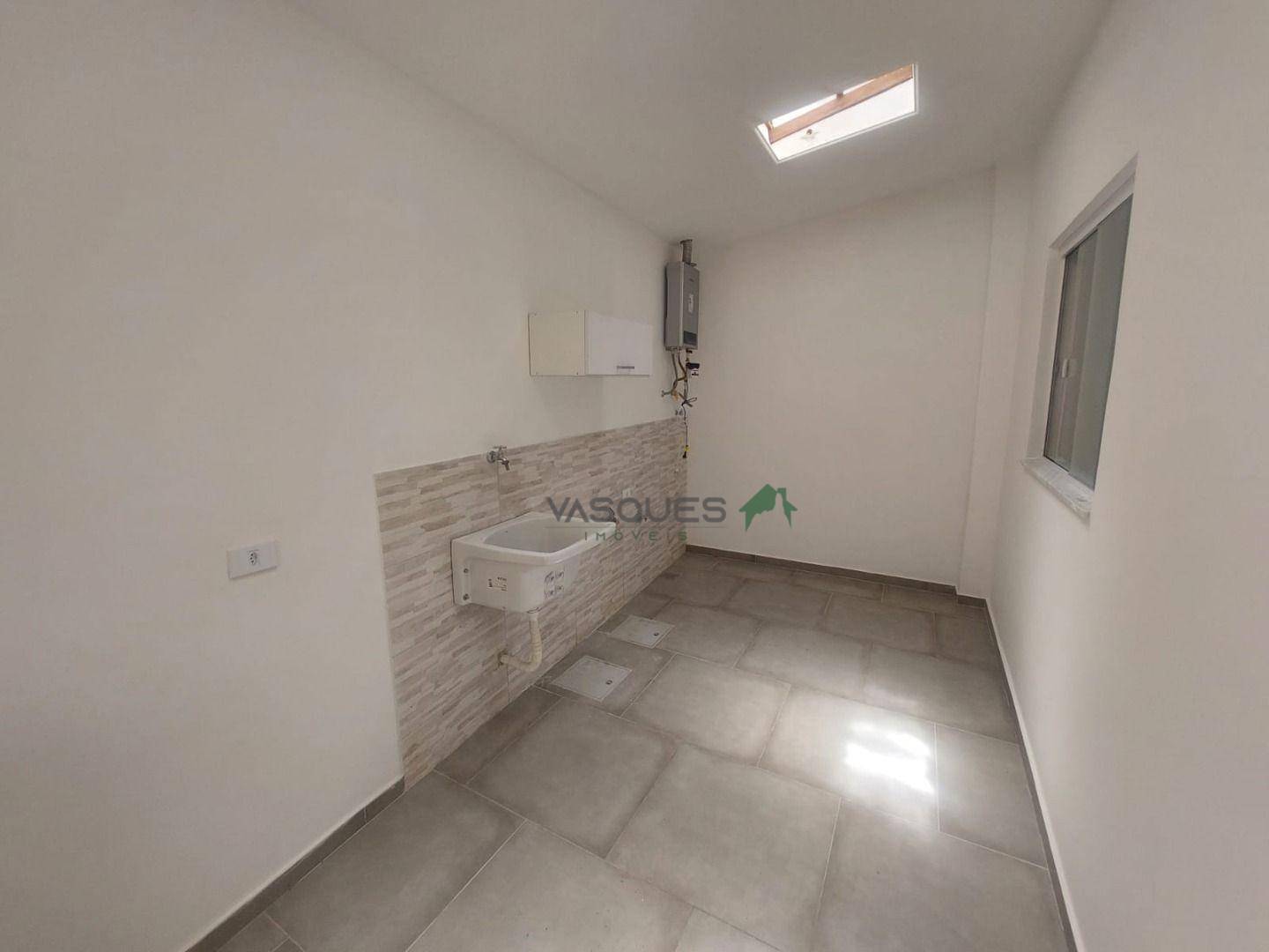 Casa para alugar com 2 quartos, 100m² - Foto 15