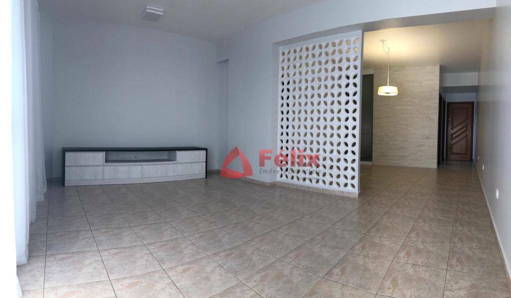 Apartamento à venda com 3 quartos, 140m² - Foto 4