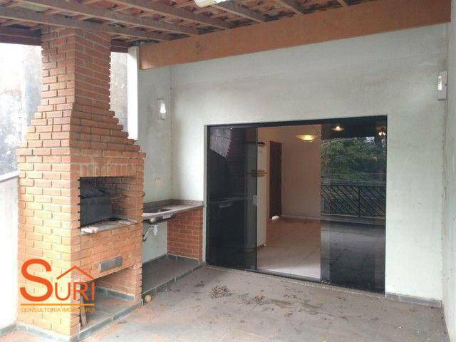 Sobrado à venda com 4 quartos, 225m² - Foto 1