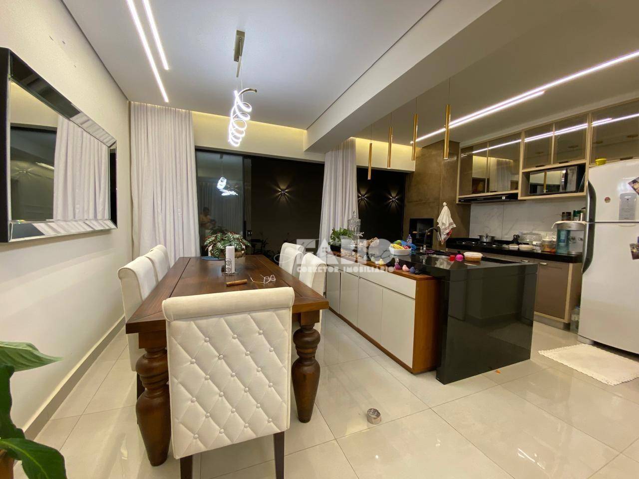 Casa à venda com 3 quartos, 169m² - Foto 11