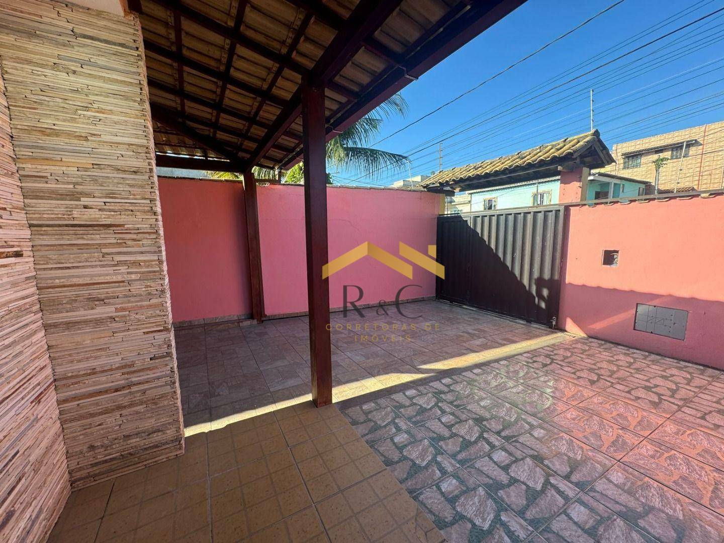 Casa à venda com 3 quartos, 110m² - Foto 2