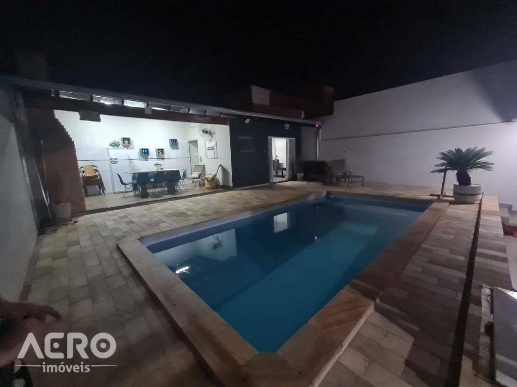 Casa à venda com 3 quartos, 205m² - Foto 25