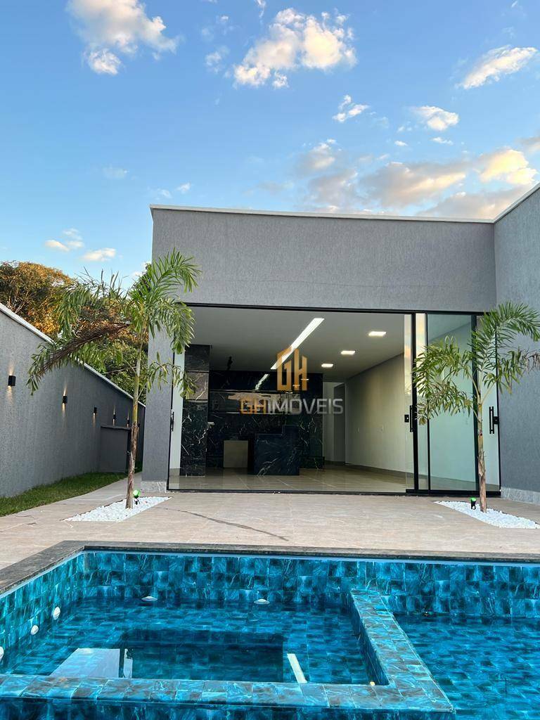 Casa à venda com 3 quartos, 200m² - Foto 1