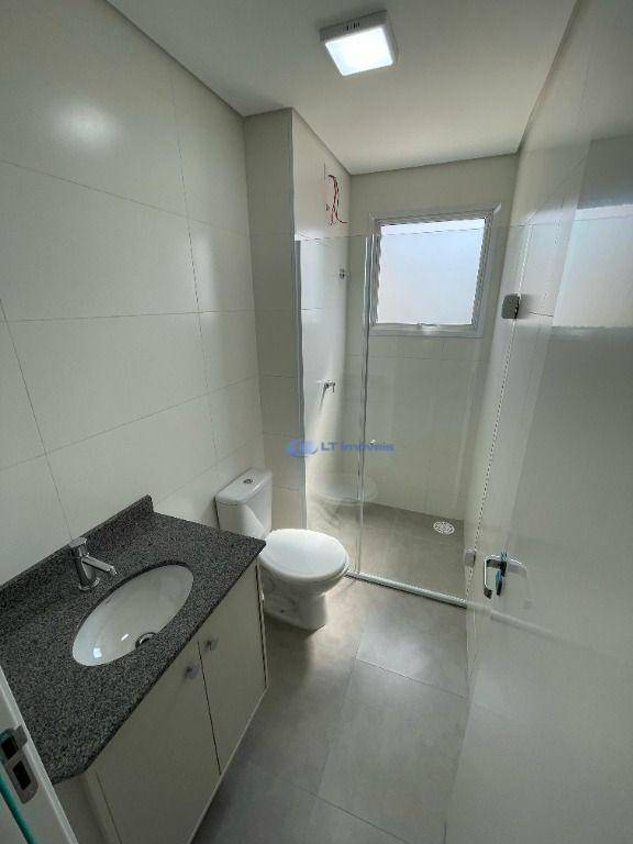 Apartamento para alugar com 3 quartos, 84m² - Foto 11