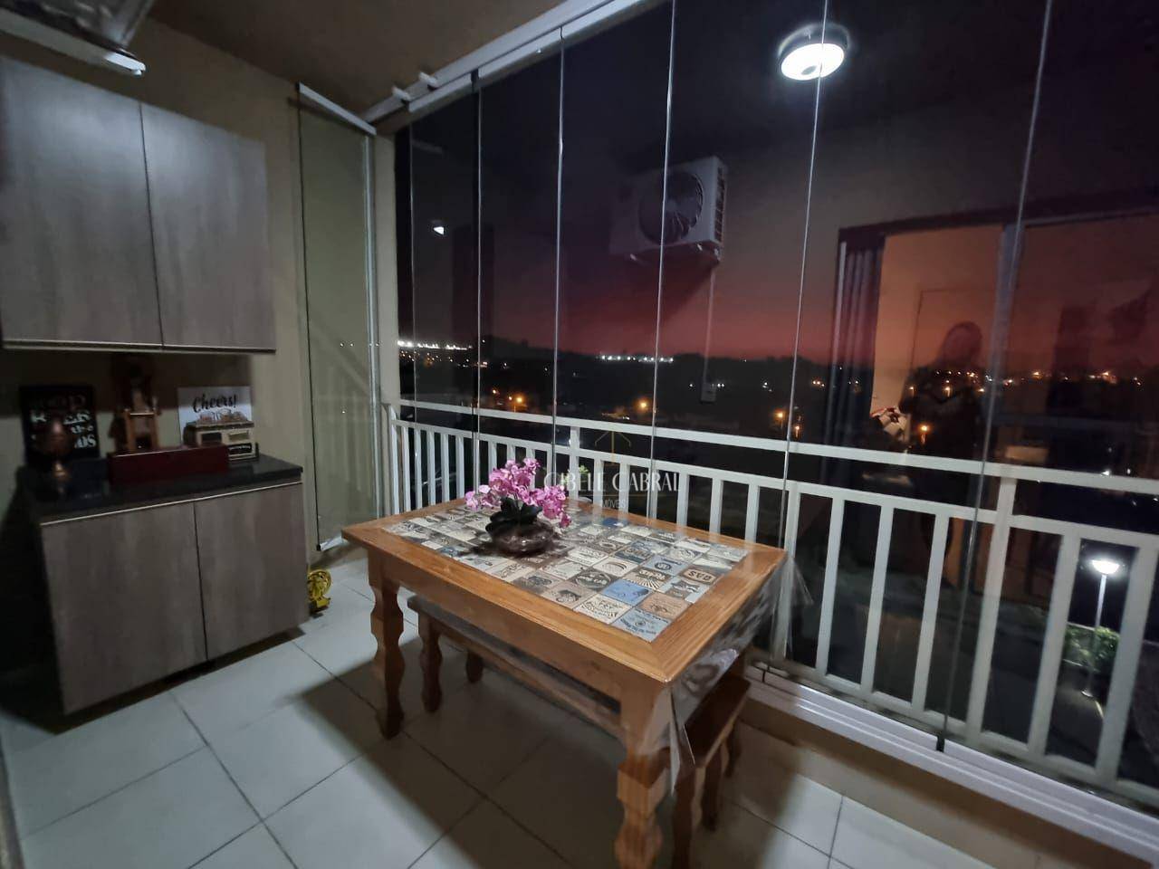 Apartamento à venda com 2 quartos, 60m² - Foto 1