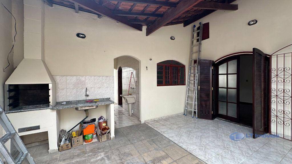 Casa para alugar com 3 quartos, 152m² - Foto 13