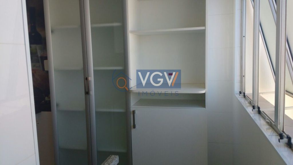 Apartamento à venda com 2 quartos, 60m² - Foto 11