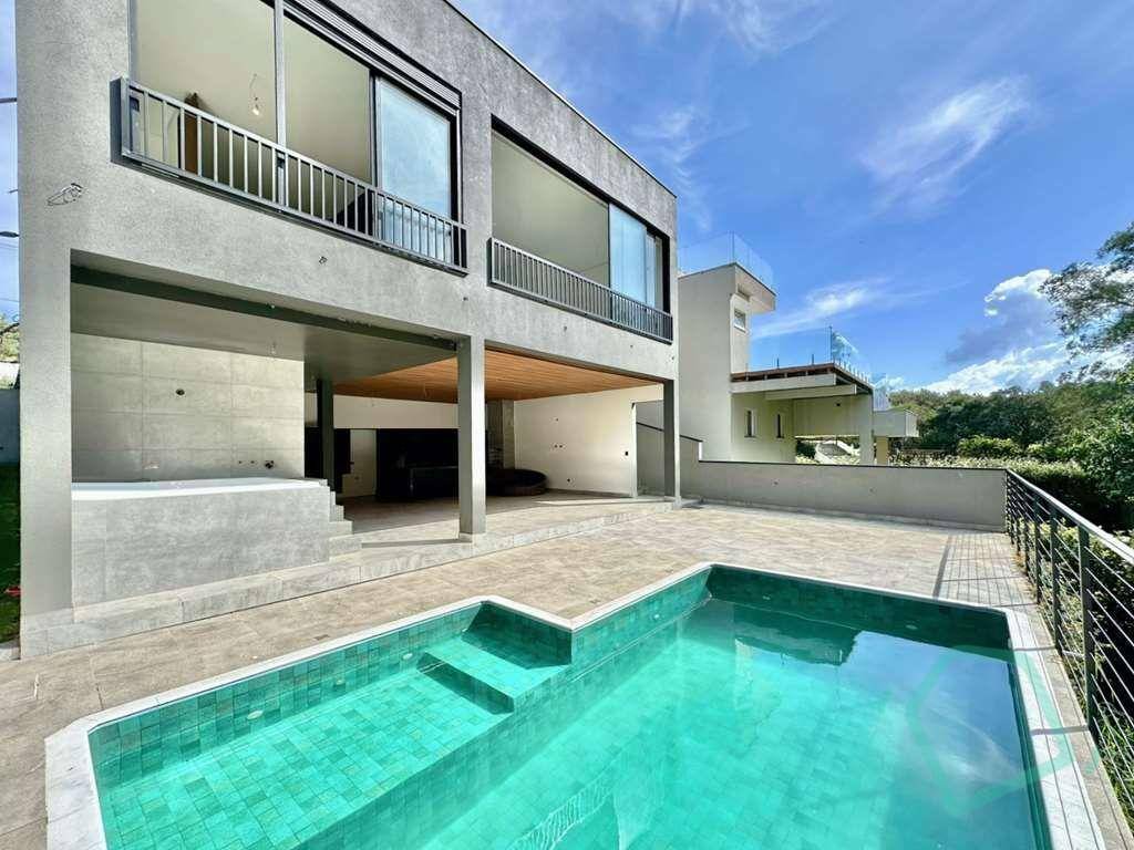 Casa de Condomínio à venda com 5 quartos, 411m² - Foto 2
