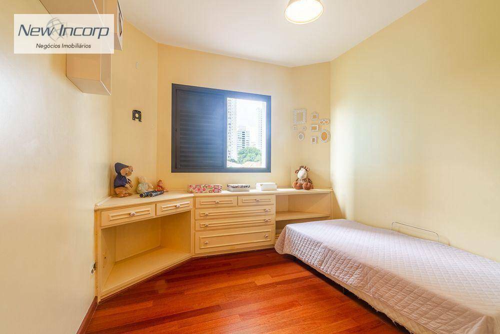 Apartamento à venda com 4 quartos, 153m² - Foto 18