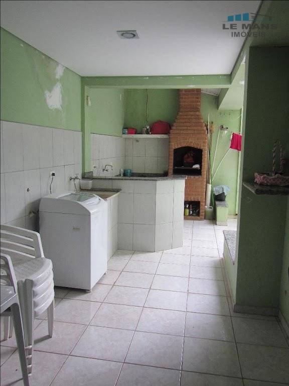 Casa à venda com 3 quartos, 197m² - Foto 17