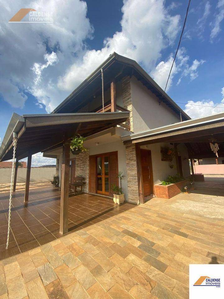 Chácara, 3 quartos, 2609 m² - Foto 2