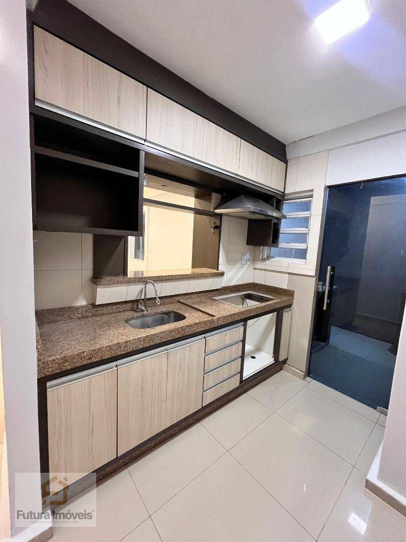 Casa para alugar com 3 quartos, 200m² - Foto 6