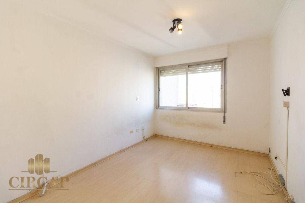 Apartamento à venda com 3 quartos, 180m² - Foto 7