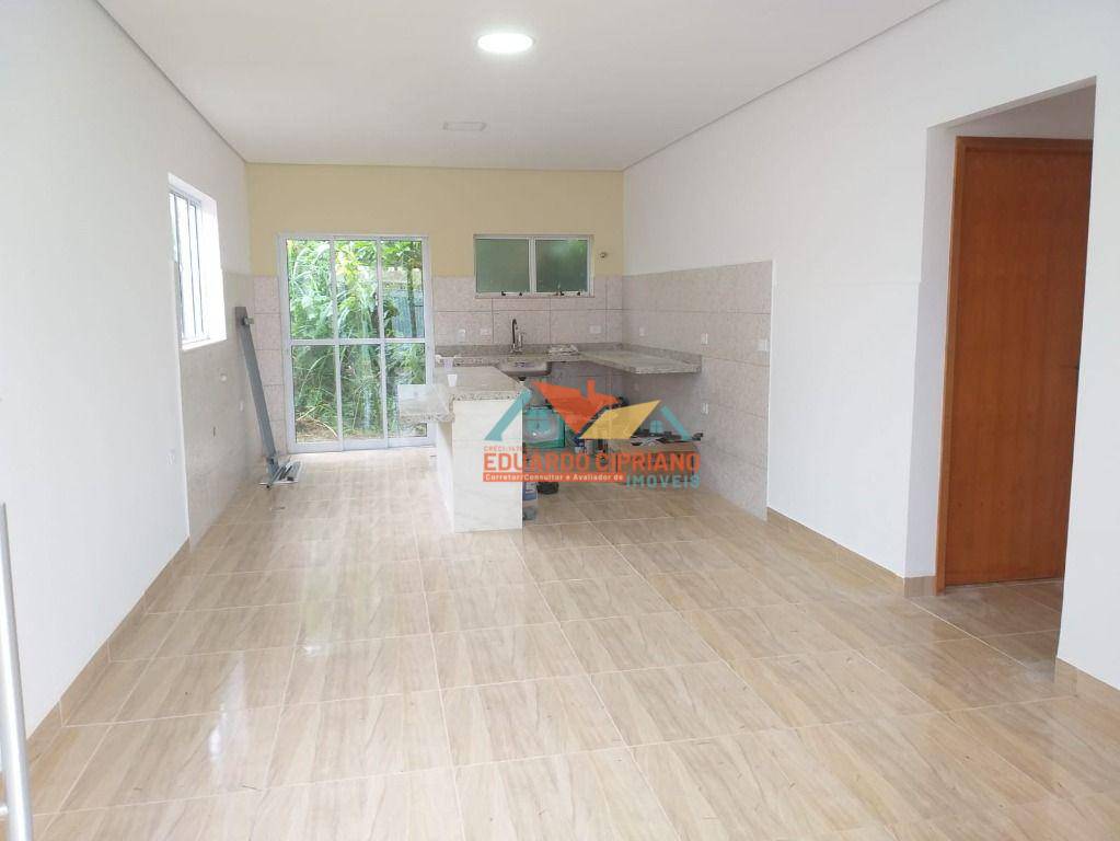 Casa à venda com 2 quartos, 68m² - Foto 4