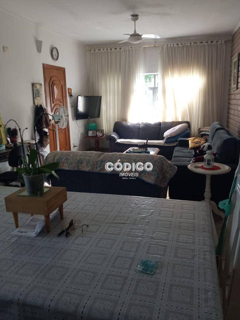 Sobrado à venda com 4 quartos, 237m² - Foto 2