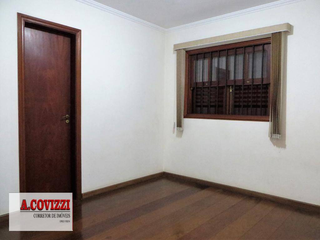 Casa à venda com 4 quartos, 225m² - Foto 2