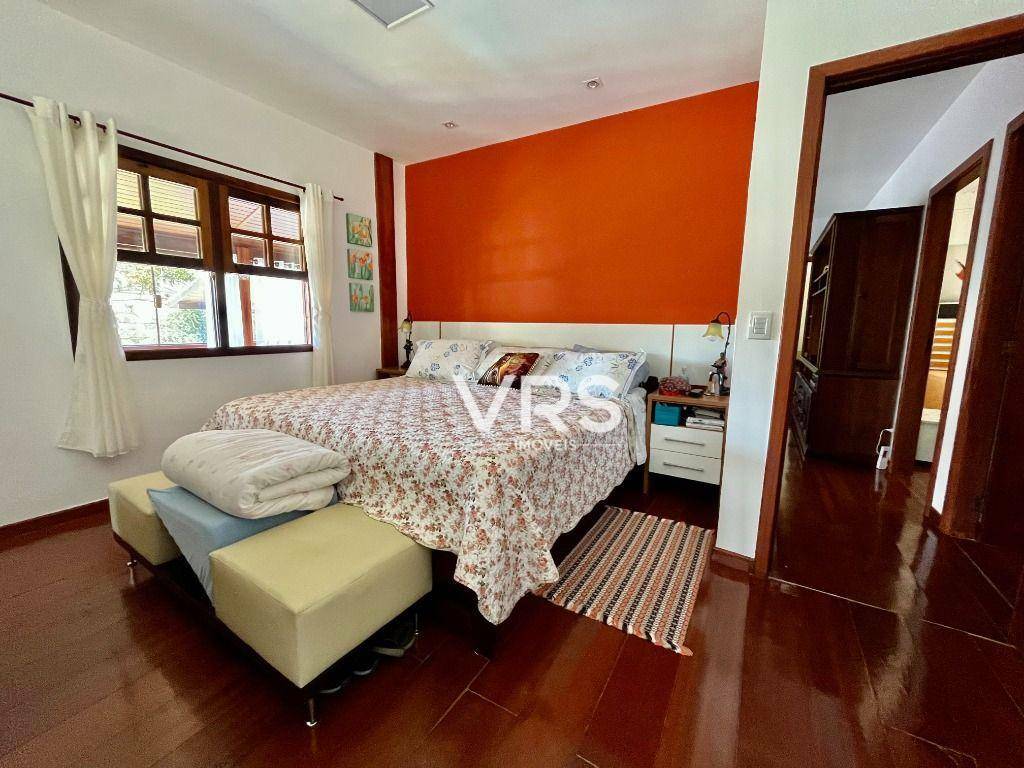 Casa de Condomínio à venda com 4 quartos, 330m² - Foto 15