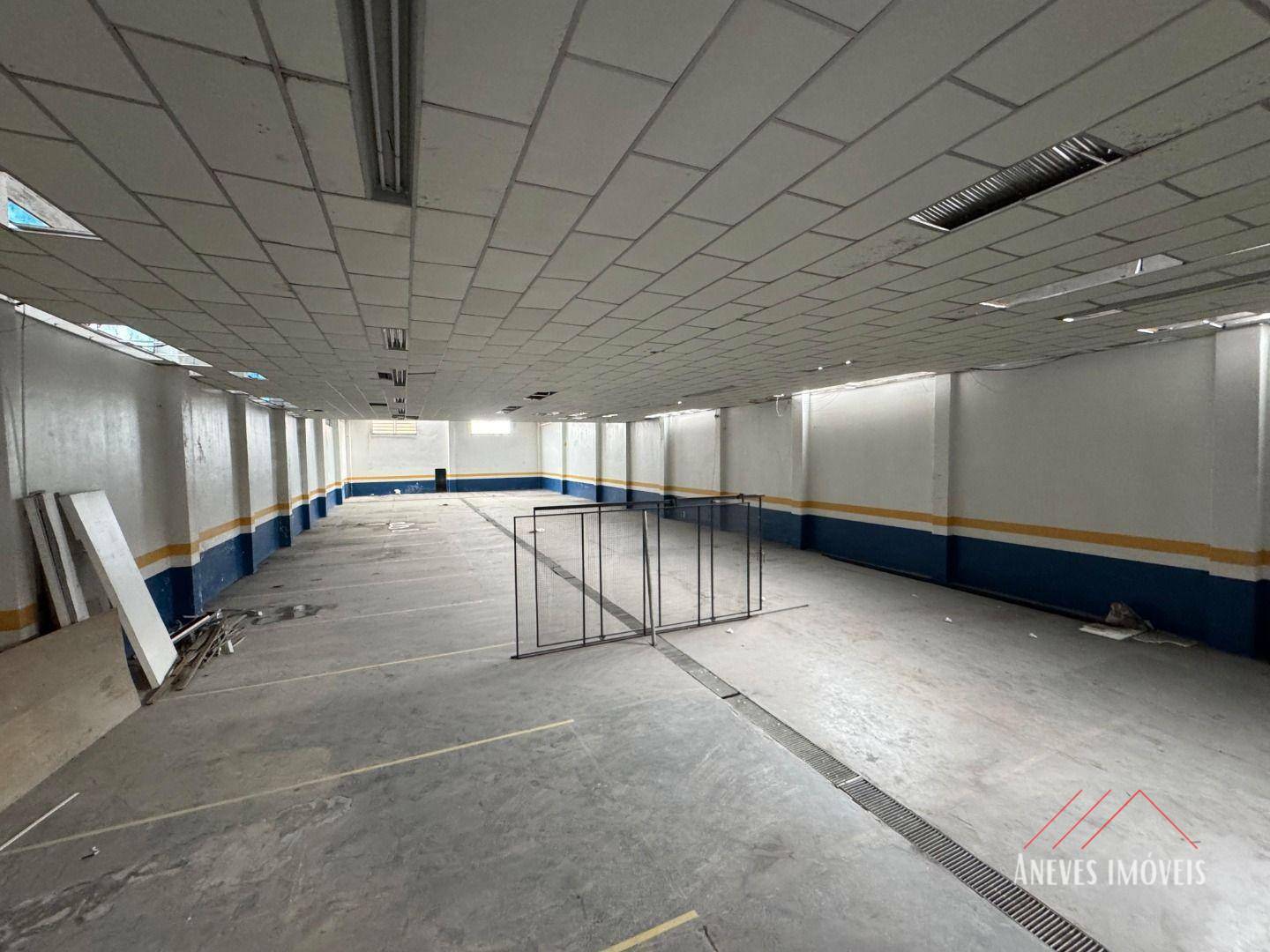 Prédio Inteiro para alugar, 1100m² - Foto 12